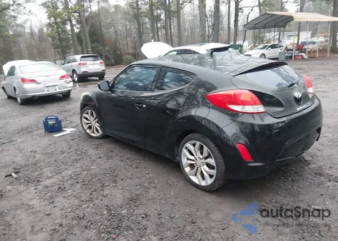 2013 Hyundai Veloster Base W/Black/Base W/Gray/Base W/Red/Re:mix z USA, uszkodzony, nr VIN KMHTC6AD3DU160022